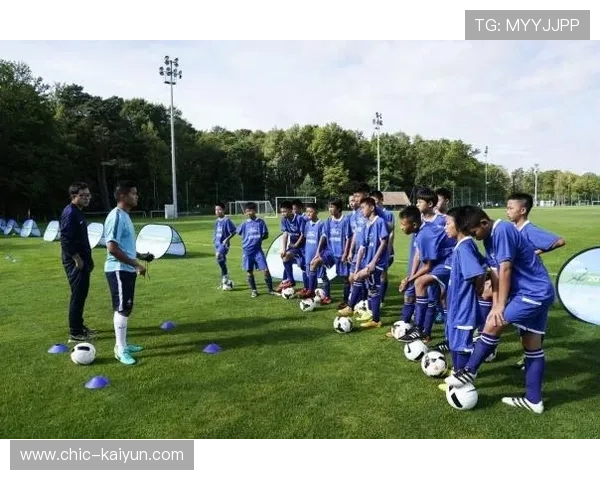 法甲社区活动：青少年攻防技巧训练营启动